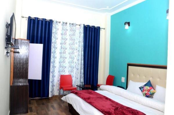 Stayapart - Hotel Bagsu Sarovar Дармсала Экстерьер фото